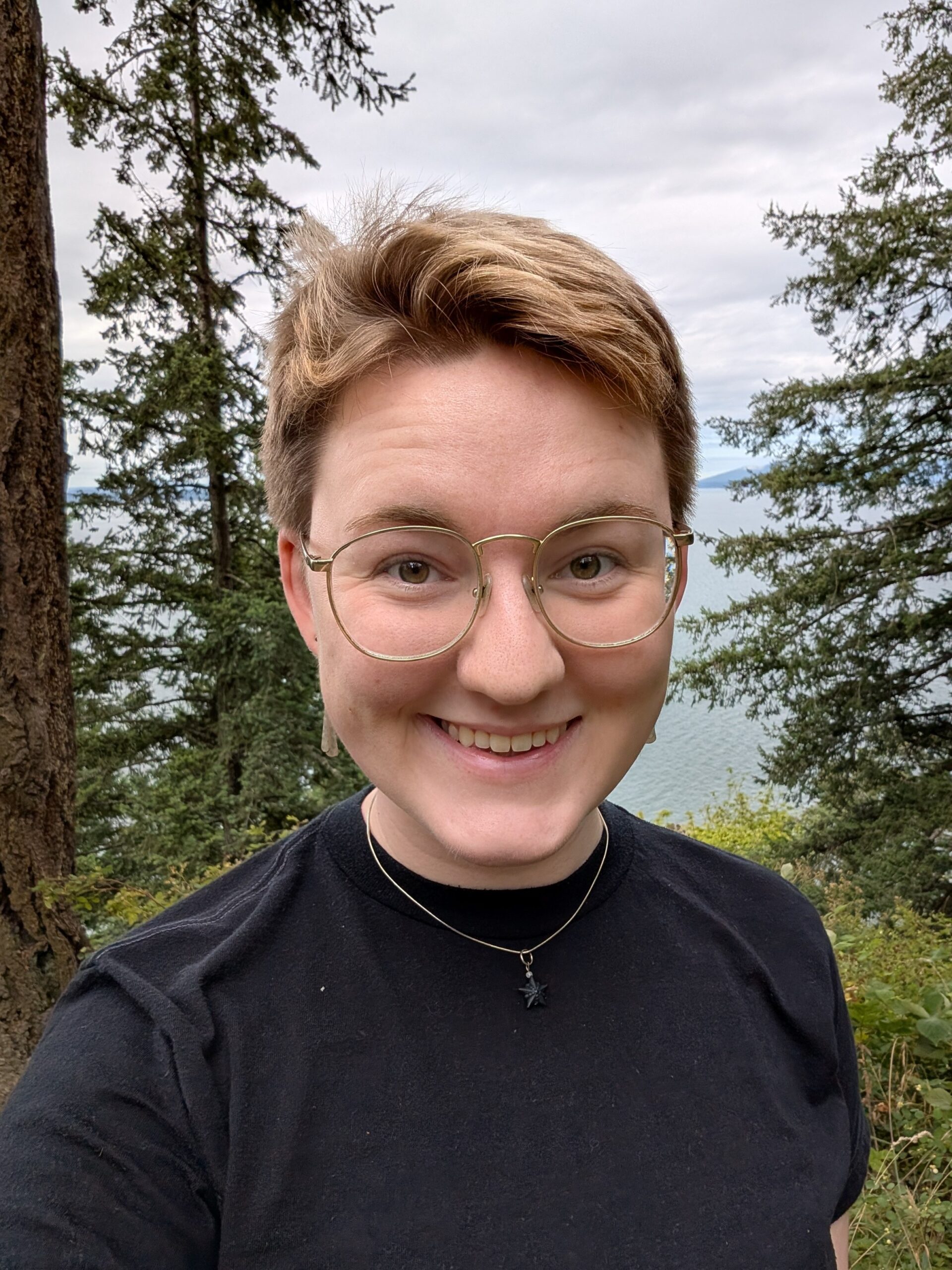 Headshot of Pacific Birds intern Alex Tash
